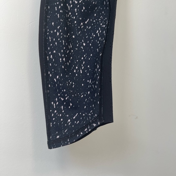 Lululemon Beyond Boundaries Black Butterfly Texture Mink Berry Leggings Size 6 - Picture 10 of 12